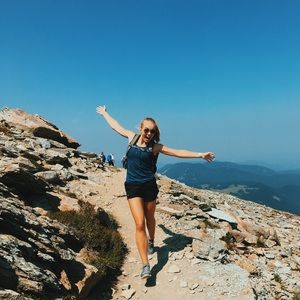 Meet your Posher, Emily